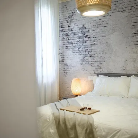 Appartamento Nella Corte Del Mulino, 1 Passo Dal Centro Con Parcheggio Modena