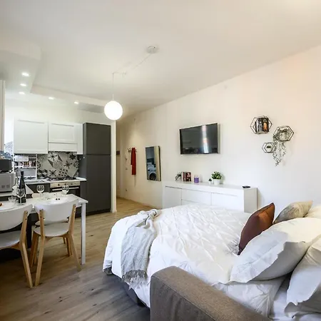 Appartamento Nella Corte Del Mulino, 1 Passo Dal Centro Con Parcheggio Modena