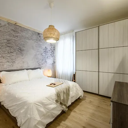 Nella Corte Del Mulino, 1 Passo Dal Centro Con Parcheggio *