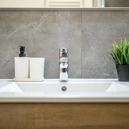 Nella Corte Del Mulino, 1 Passo Dal Centro Con Parcheggio *