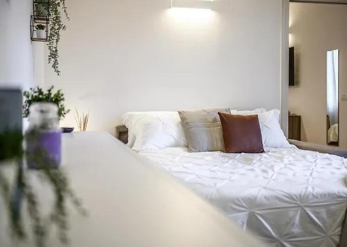 Nella Corte Del Mulino, 1 Passo Dal Centro Con Parcheggio アパート